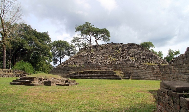 хрустальные черепа: загадка времен хрустальные черепа, изготовленные с большим искусством — уникальный феномен культурной «загадки майя». жрецы майя еще в глубокой древности использовали их для
